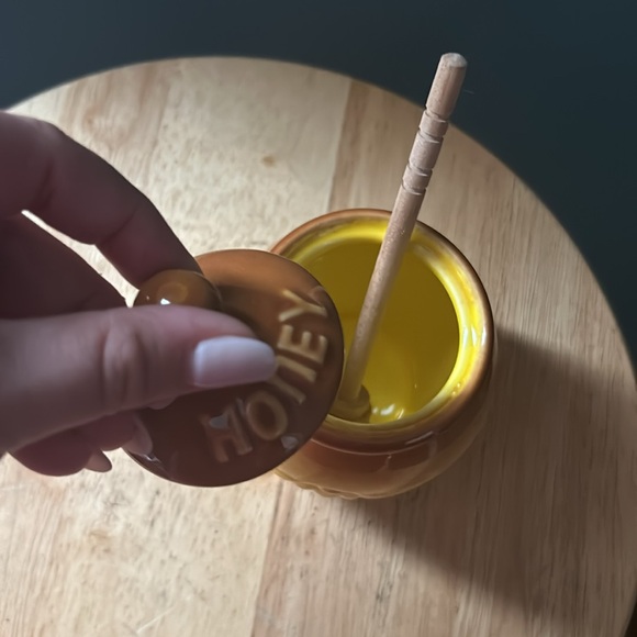 Le Creuset Honey Pot 🍯 - Picture 5 of 7
